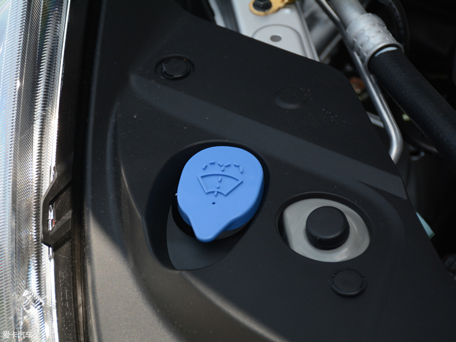 2018܎  1.6XE CVTm V