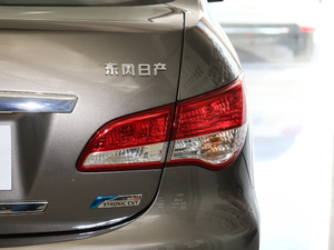 2018款经典 1.6XE+ CVT豪华版 尾灯