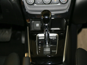 2018款1.6XV CVT尊享版 中控区