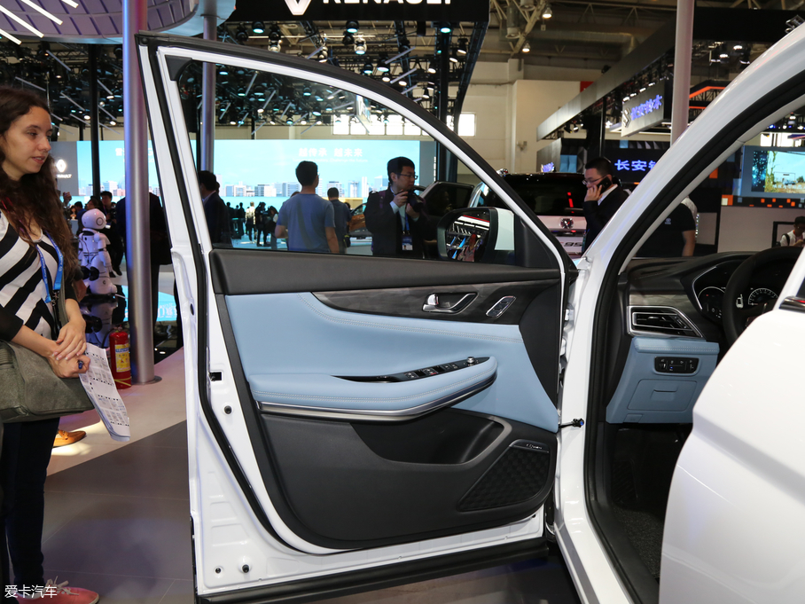 2018���L��CS75 PHEV 1.5T PHEV�I����