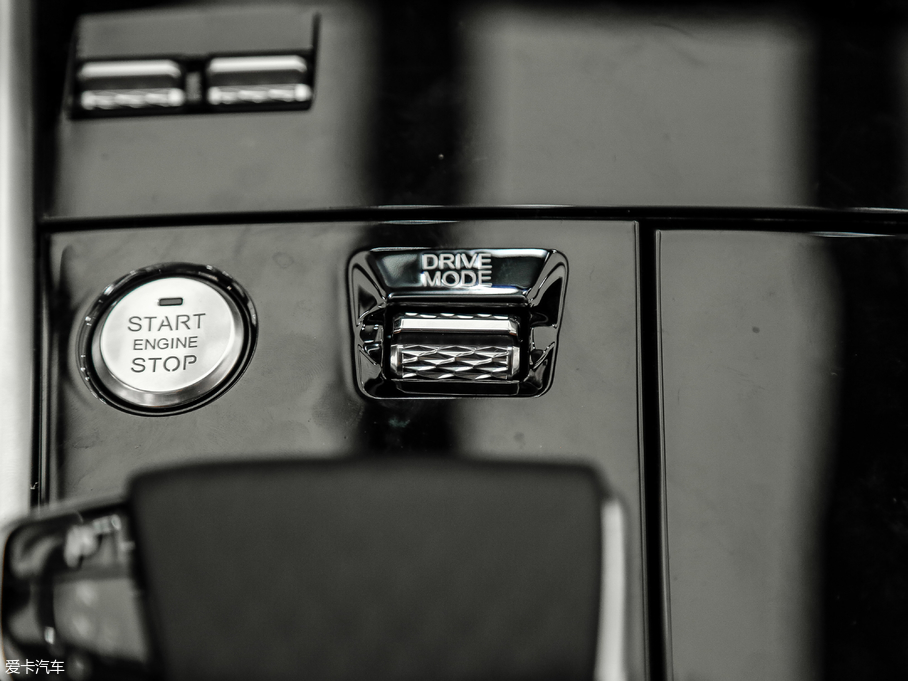 2019LCS85 COUPE 2.0T ǰ V