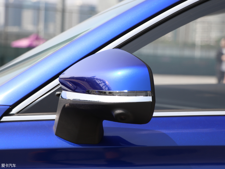 2019LCS85 COUPE 2.0T ǰ V