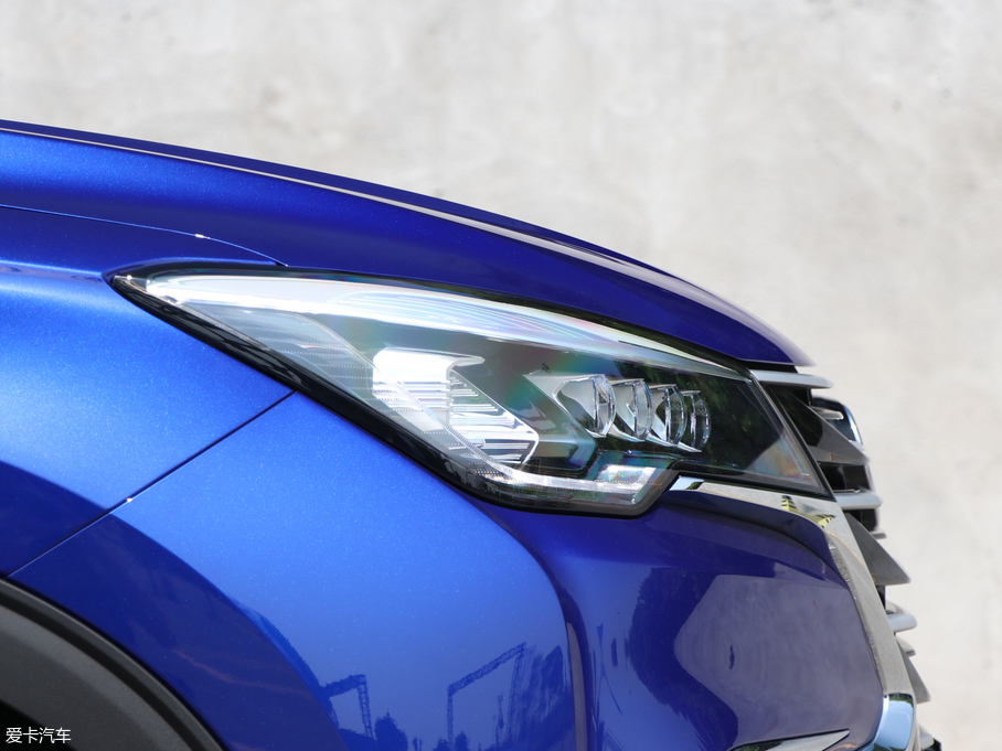 2019LCS85 COUPE 2.0T ǰ V