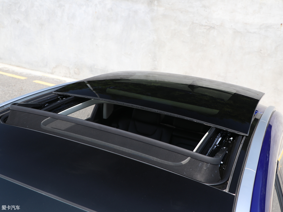 2019LCS85 COUPE 2.0T ǰ V