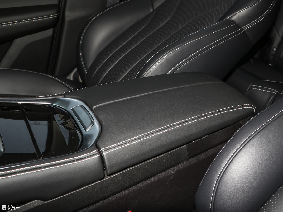 2019LCS85 COUPE 2.0T ǰ V