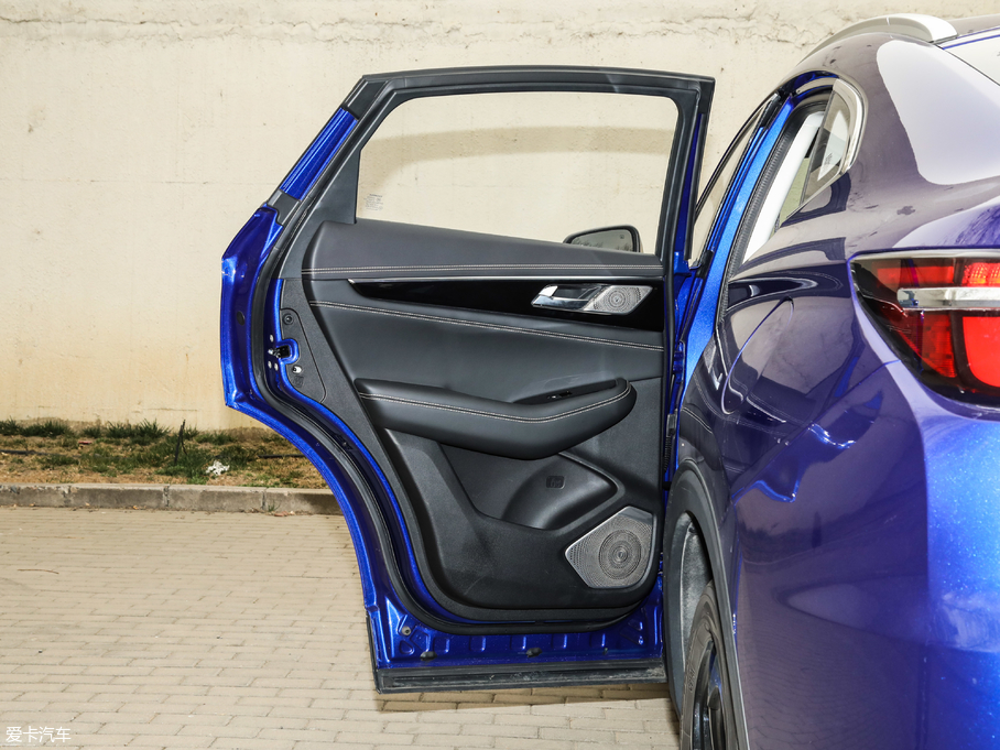 2019LCS85 COUPE 2.0T ǰ V