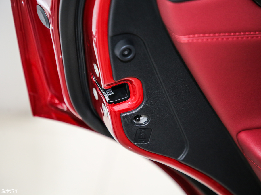 2019LCS85 COUPE 2.0T ǰ VI