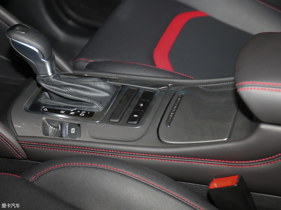 2018LCS55 1.5T Ԅń V