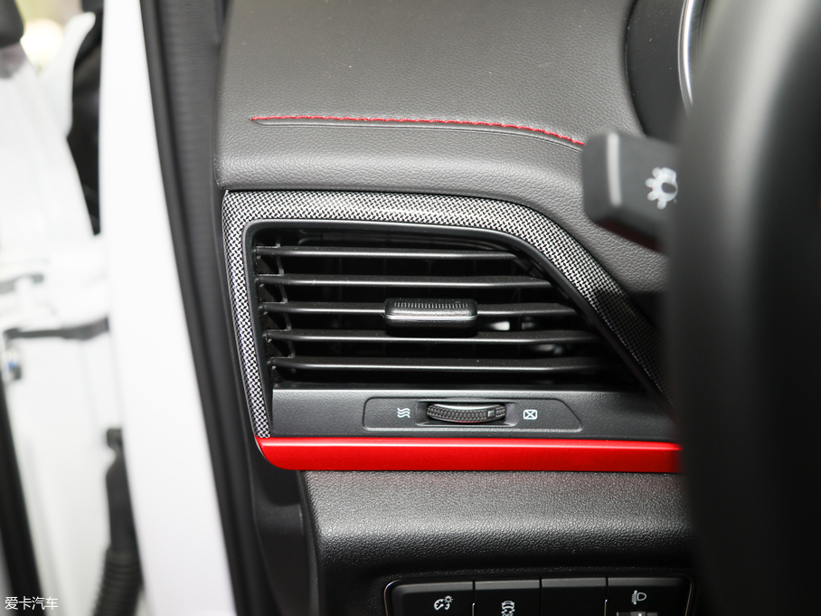 2018LCS55 1.5T Ԅń V