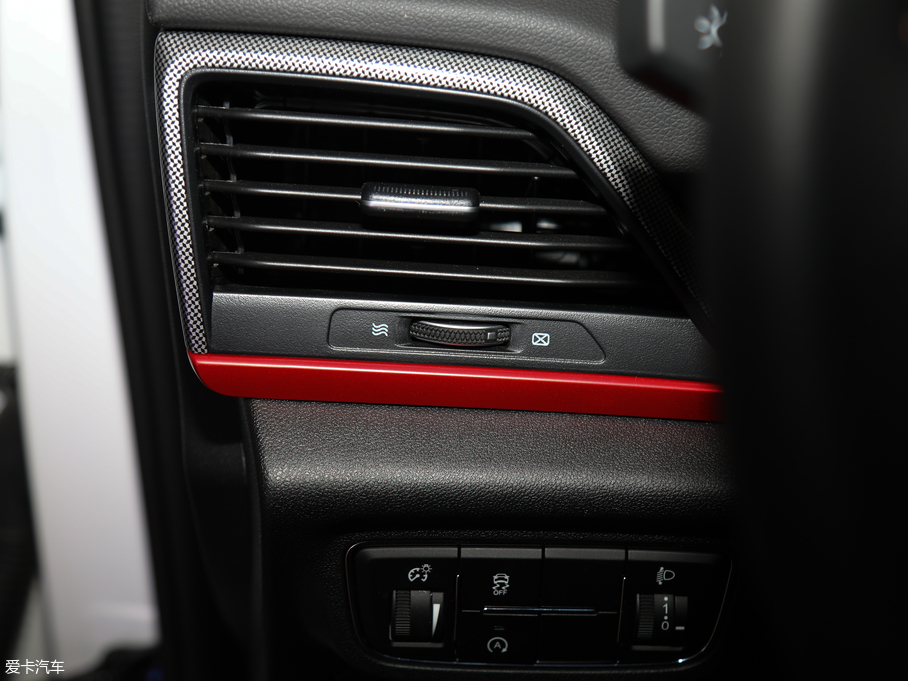 2018LCS55 1.5T Ԅń V