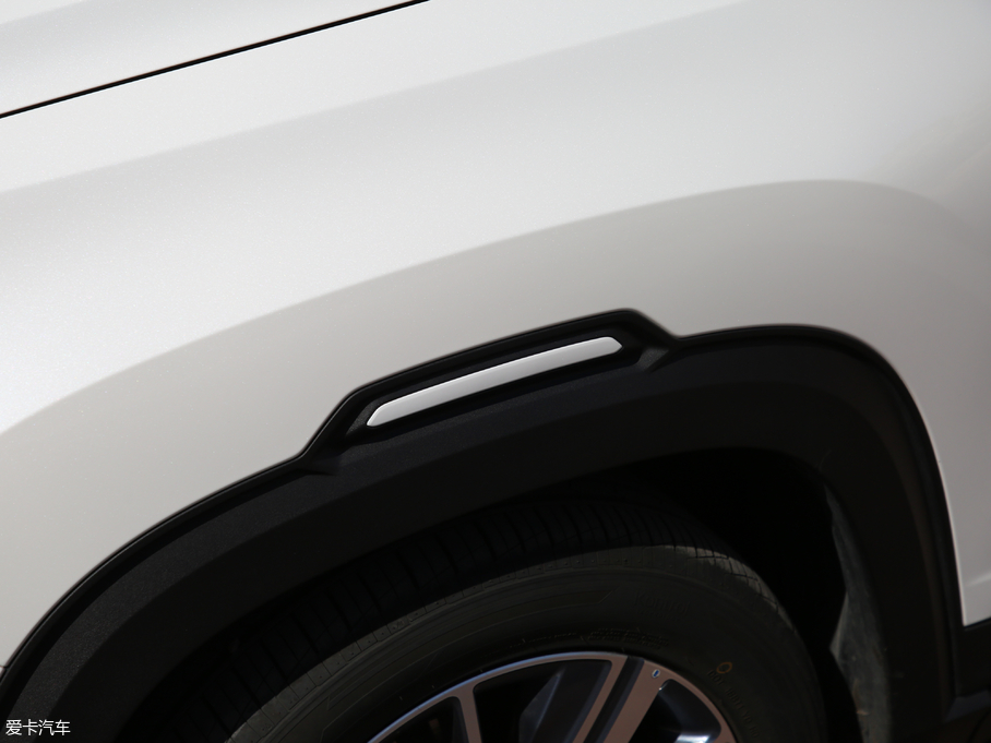 2018L(zhng)CS35 PLUS 1.6L Ԅ(dng)(lin) V