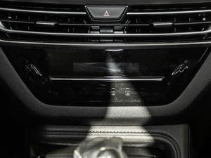 20181.6L քӕ V {{