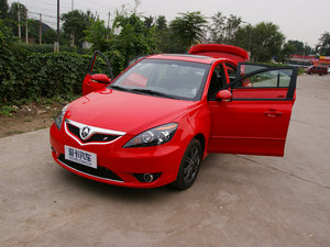2009款三厢 1.5L 手动运动版 整体外观