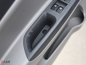 2009款三厢 1.5L 手动豪华版 空间座椅