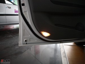 2009款三厢 1.5L 手动舒适版 空间座椅
