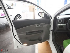 2009款三厢 1.5L 手动舒适版 空间座椅