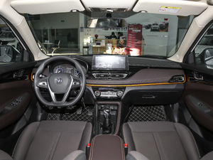 2019款1.6L 手动舒享型 国VI 内饰全景