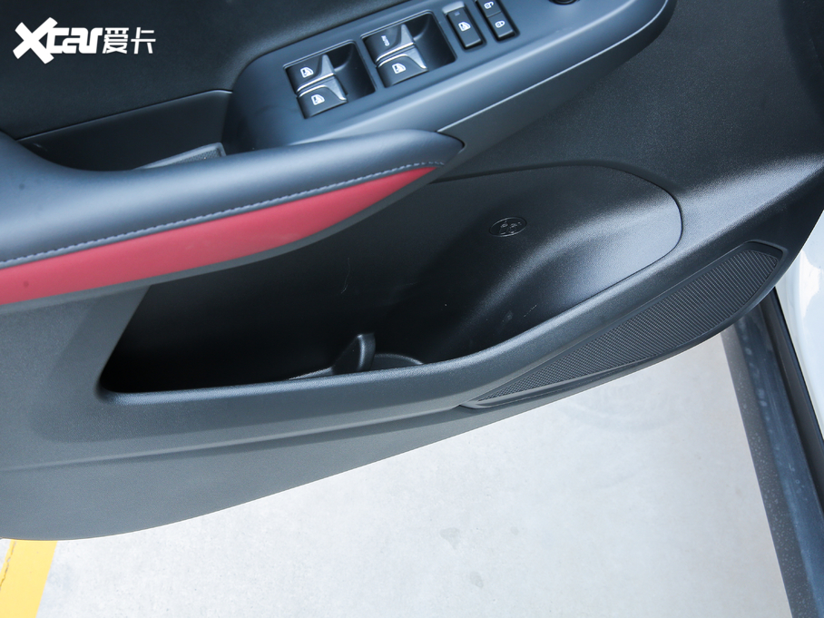 2020L(zhng)CS55 PLUS 1.5T ք(dng)ɫ