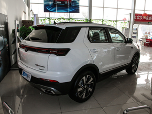 2020款1.5T 自动炫动型 左后45度