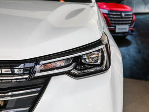 2020款1.5T 自动炫动型 大灯