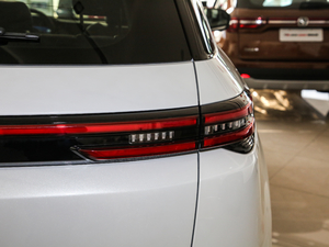 2020款1.5T 自动炫动型 尾灯