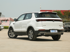 2020款1.5T 自动炫色型 左后45度