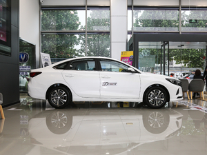 2020款PLUS 1.6L GDI 手动豪华型 整体外观