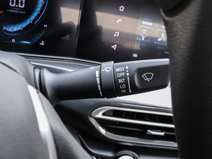 2020款PLUS 荣耀百万版 1.6L GDI CVT精英型 中控区