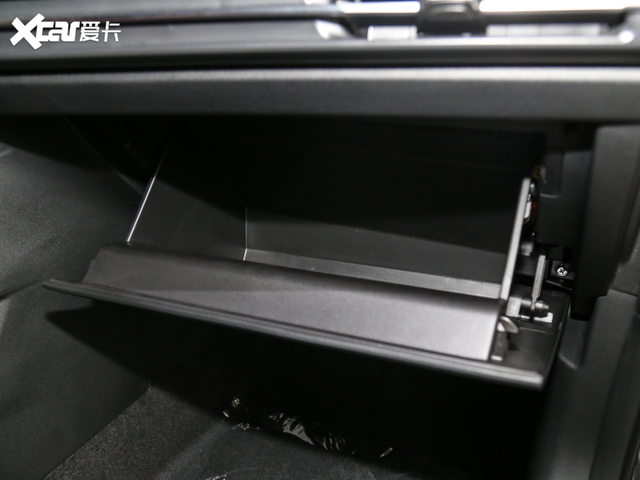 2021���L��CS35 PLUS �{�LNE 1.4T DCT���F��