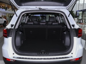 2021款荣耀百万版 1.5T 自动尊贵型 行李厢空间