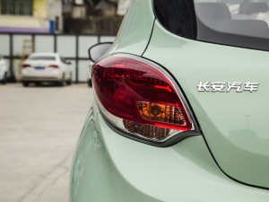 2021 ʿ F (31.18kWh) ^