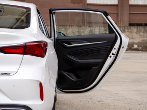 2021款PLUS 1.6L GDI CVT精英型 空间座椅