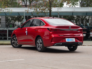 2021款PLUS 蓝鲸NE 1.4T GDI DCT尊贵型 左后45度