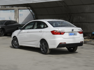 2021款1.6L 自动豪华型 左后45度