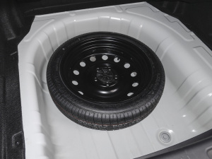 2021款1.6L 自动豪华型 备胎