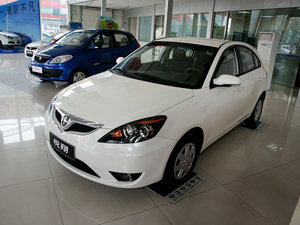 2010款1.5L 手动舒适版 整体外观
