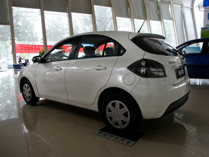 2010款1.5L 手动舒适版 整体外观