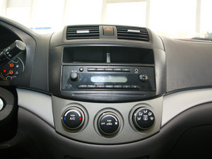 2010款1.5L 手动舒适版 中控区