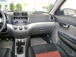 2010款1.5L 手动舒适版 中控区
