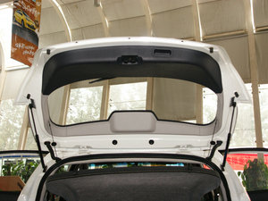 2010款1.5L 手动舒适版 空间座椅