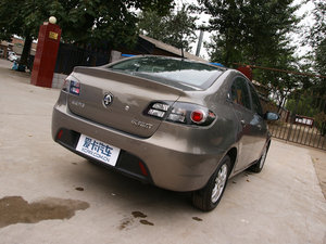 2009款三厢 1.5L 自动尊贵版 整体外观