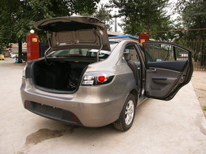 2009款三厢 1.5L 自动尊贵版 空间座椅