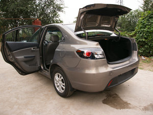 2009款三厢 1.5L 自动尊贵版 空间座椅