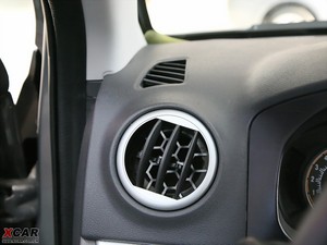 2010款1.5L 自动豪华版 中控区