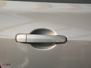 2010款1.5L 自动豪华版 主驾门拉手