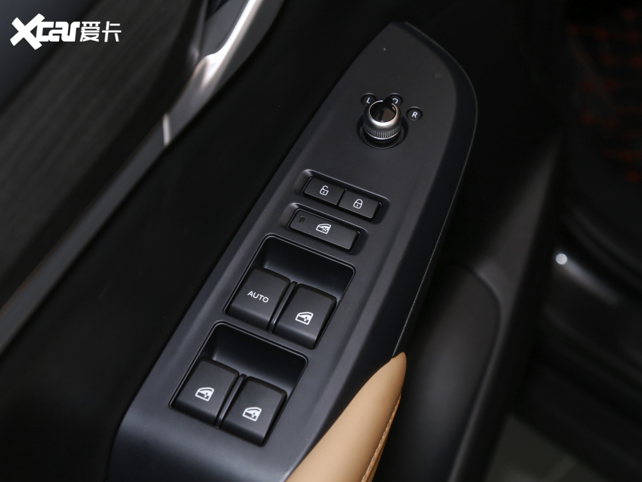 2022���L��CS55 PLUS �{�L�� 1.5T �քӺ��A��