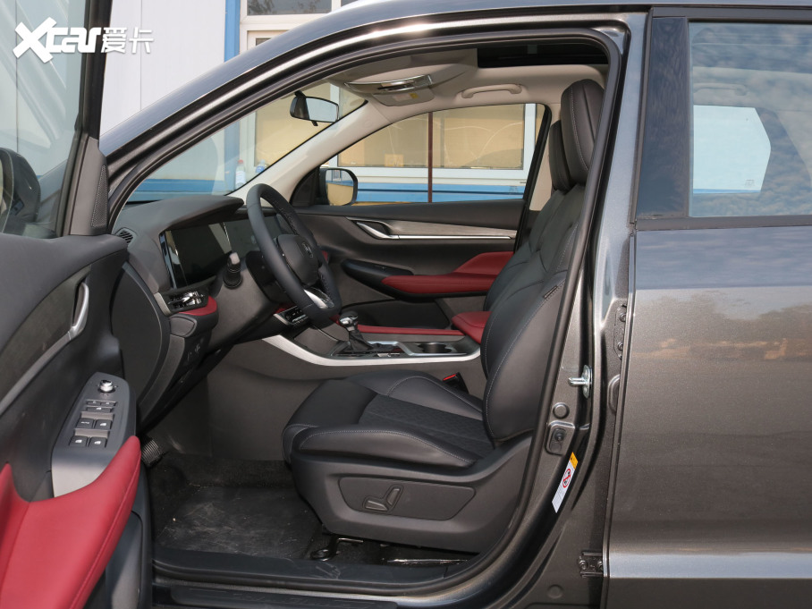 2022���L��CS55 PLUS �{�L�� 1.5T DCT���F��