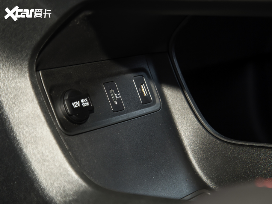 2022���L��CS55 PLUS �ڶ��� 1.5T DCT���F��