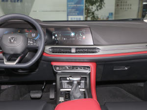 2022款蓝鲸版 1.5T DCT豪华型 中控台