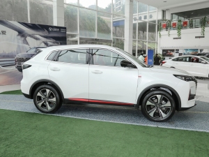 2022款第二代 1.5T DCT豪华型 正侧（右）
